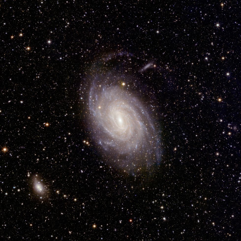 Euclid\u2019s new image of spiral galaxy NGC 6744