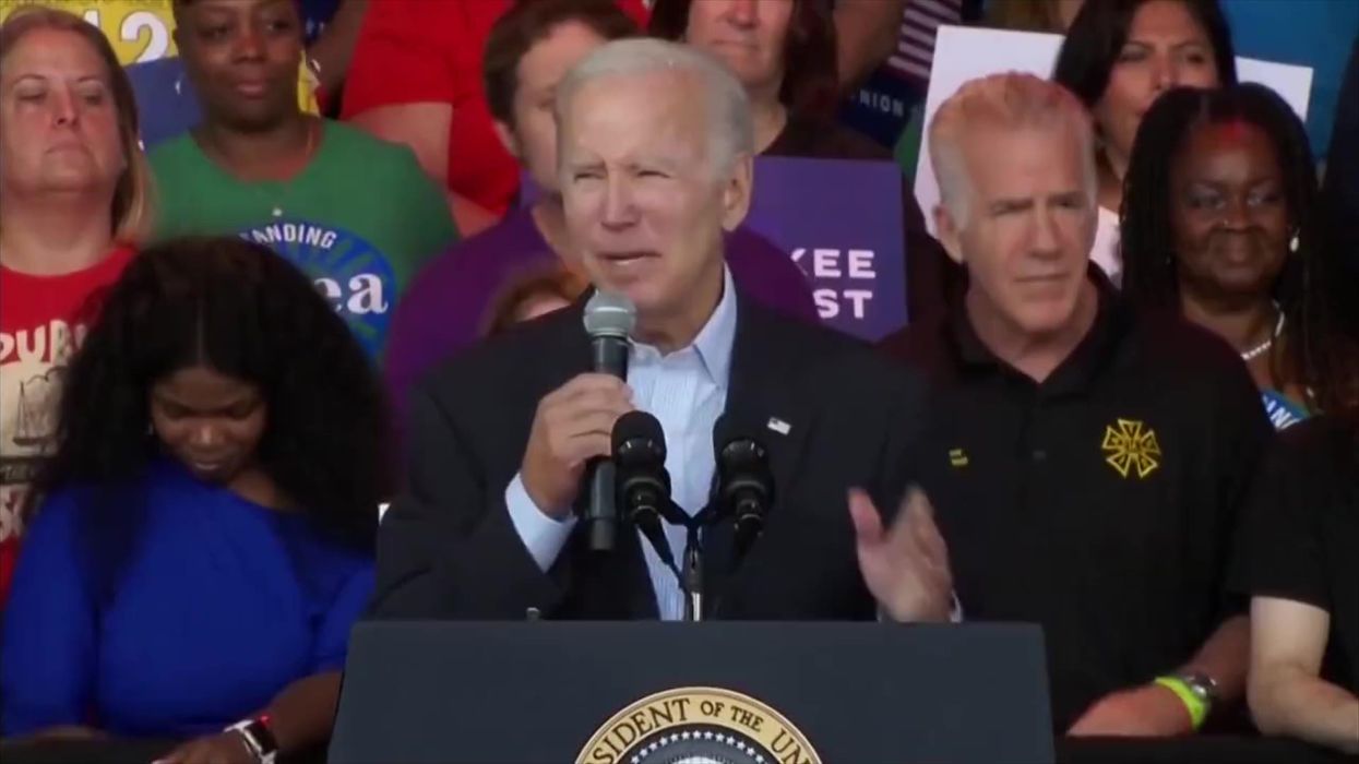 Conservatives are now getting triggered by Biden's aviators