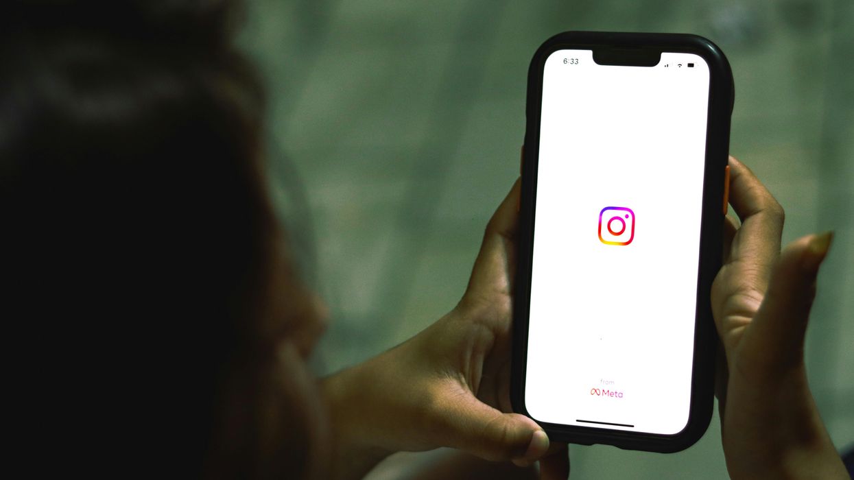 Facebook and Instagram go down and everyone's making the same joke