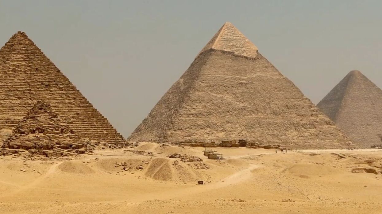 Space discovery shows that the pyramids were built using water