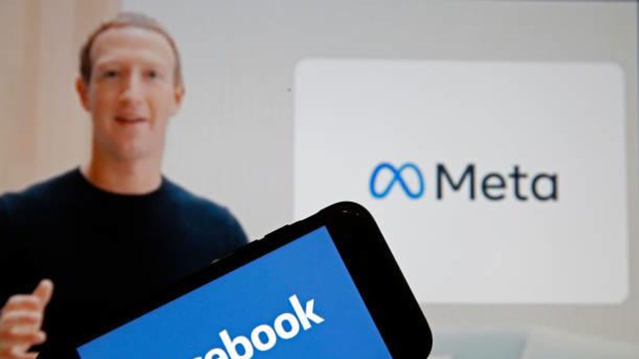 People are abandoning Facebook in droves causing Zuckerberg to lose billions