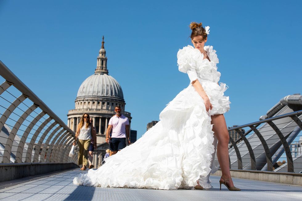 <p>Facemask wedding dress</p>