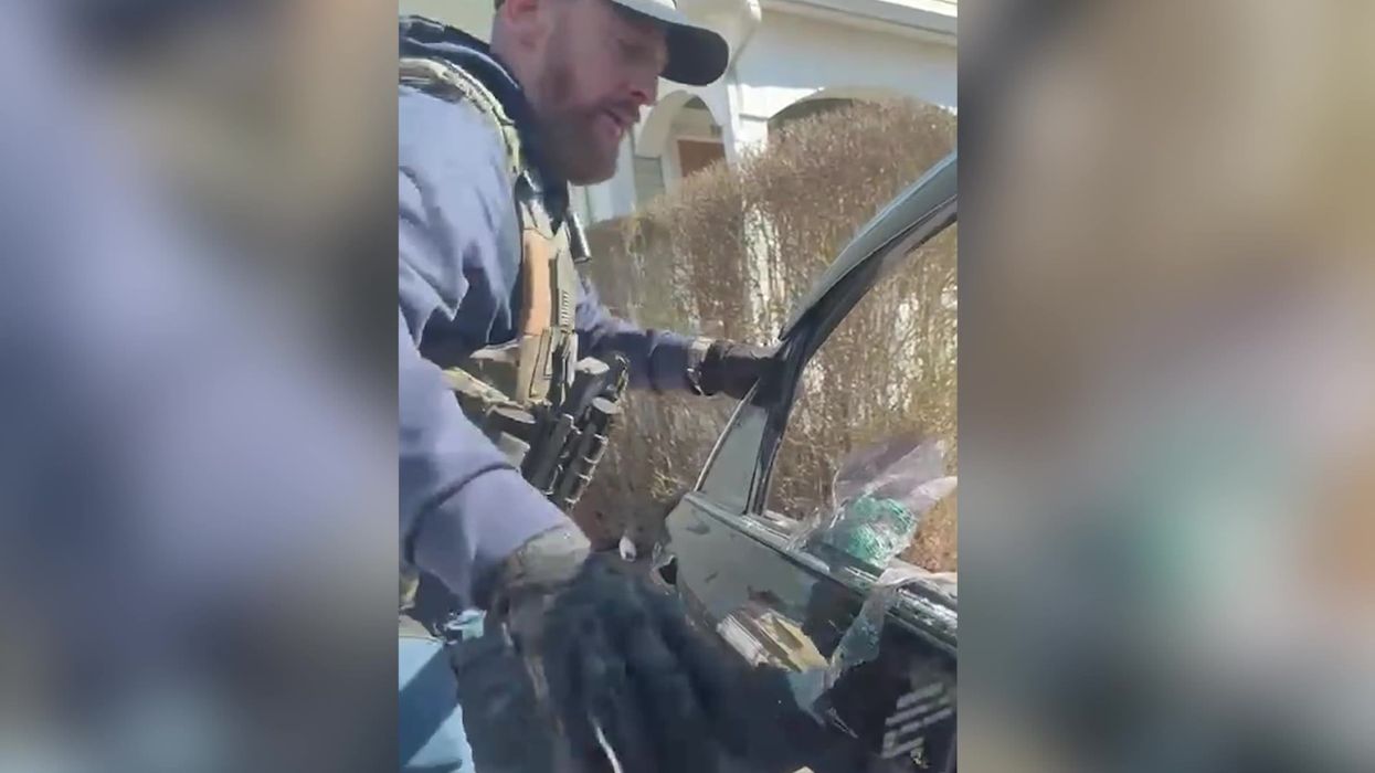 ICE agents smash asylum seeker's car window - attorney claims they have the wrong man