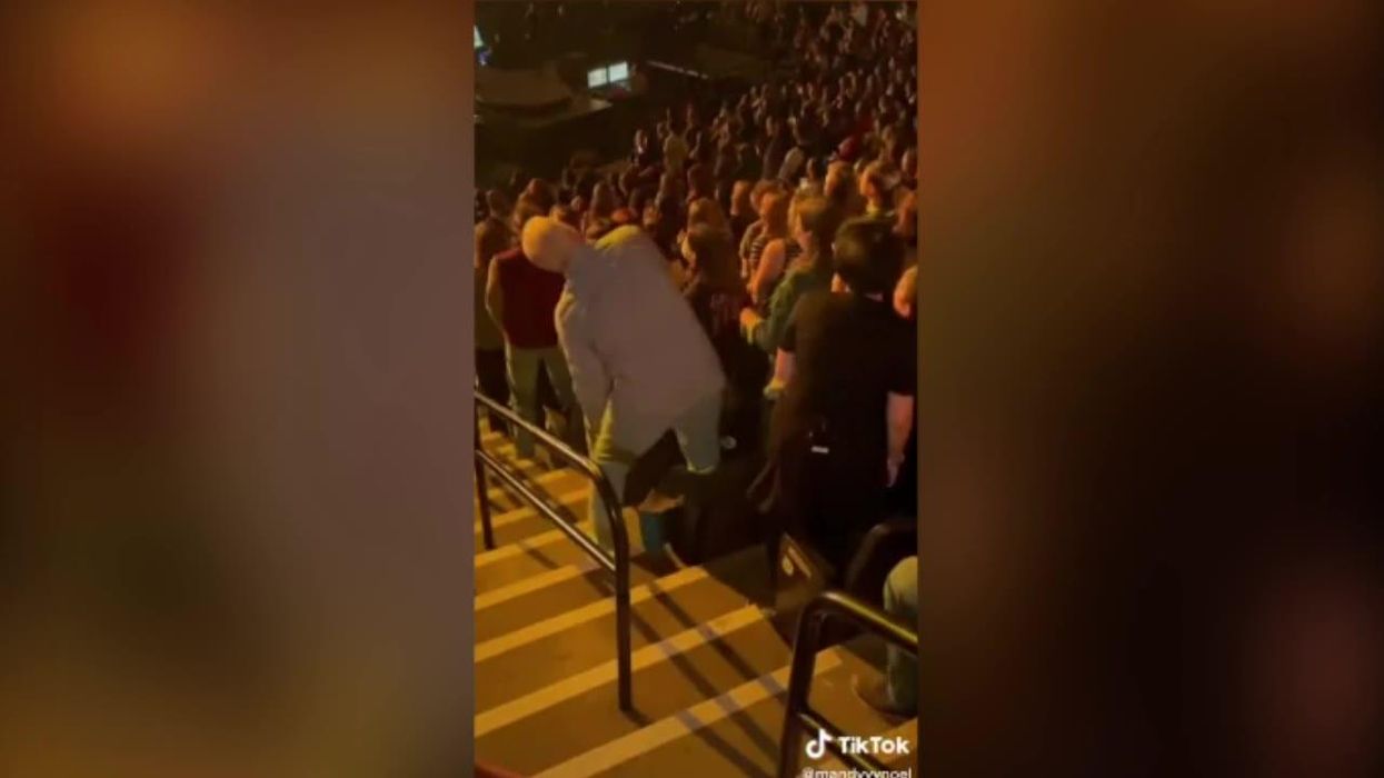 A Dad dancing at a Billie Eilish concert has gone viral for the right reasons