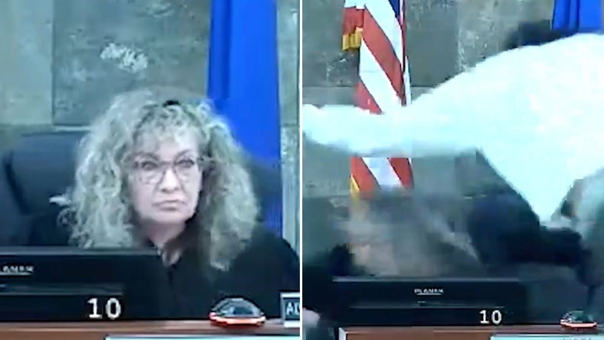 Defendant launches himself at judge during sentencing in Las Vegas Defendant launches himself at judge during sentencing in Las Vegas