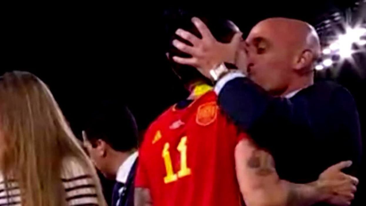 Spanish football president Luis Rubiales suspended over Jenni Hermoso kiss