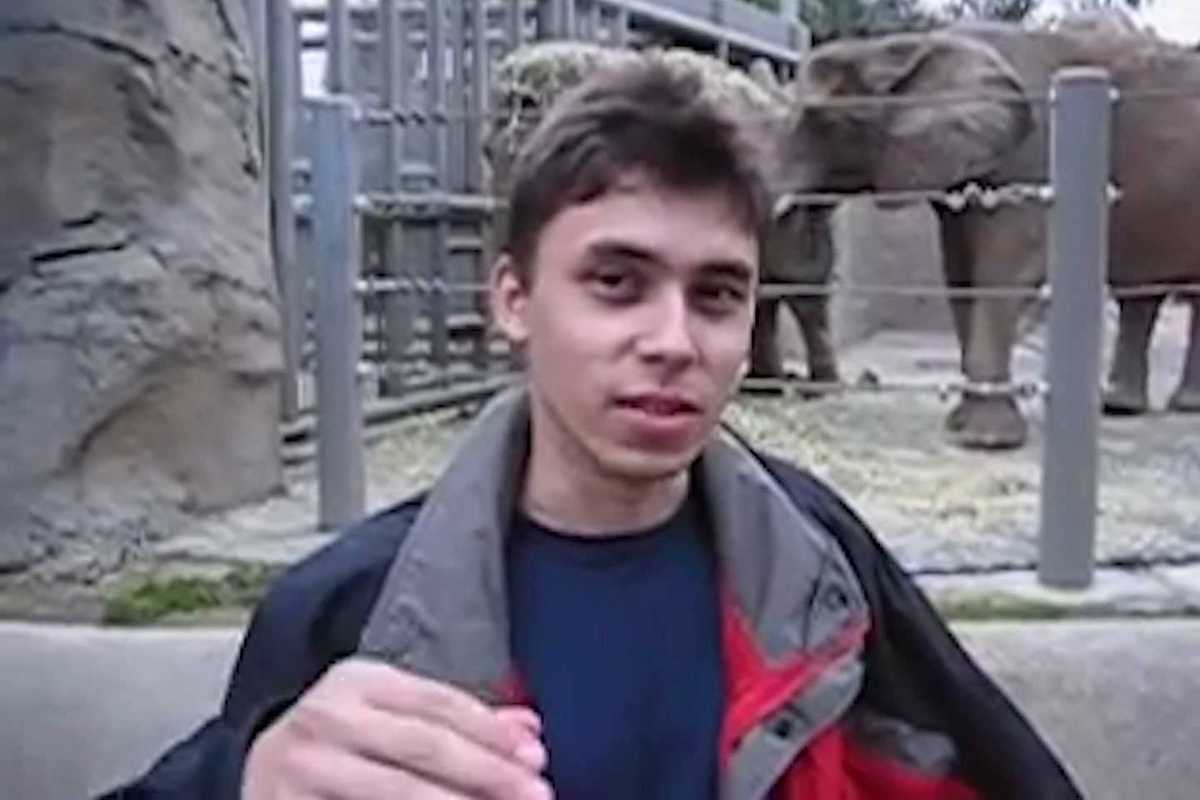 Reconstruction of original YouTube page joins V&A collection