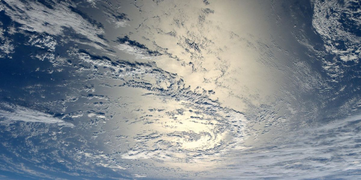 Flat Earther Accidentally Proves To Himself That The Earth Is Round In Flat Earther Accidentally Proves To Himself That The Earth Is Round In