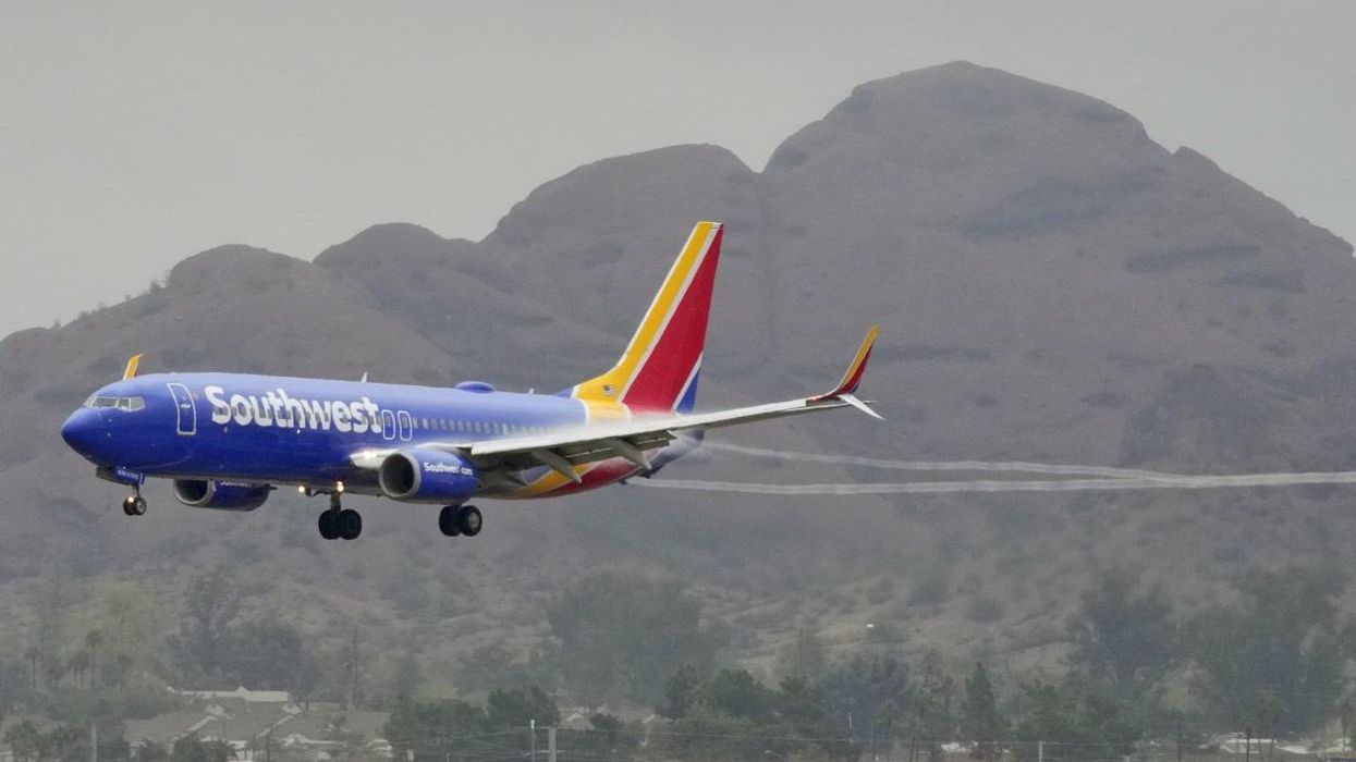 US mass flight grounding sent conspiracy theorists into overdrive