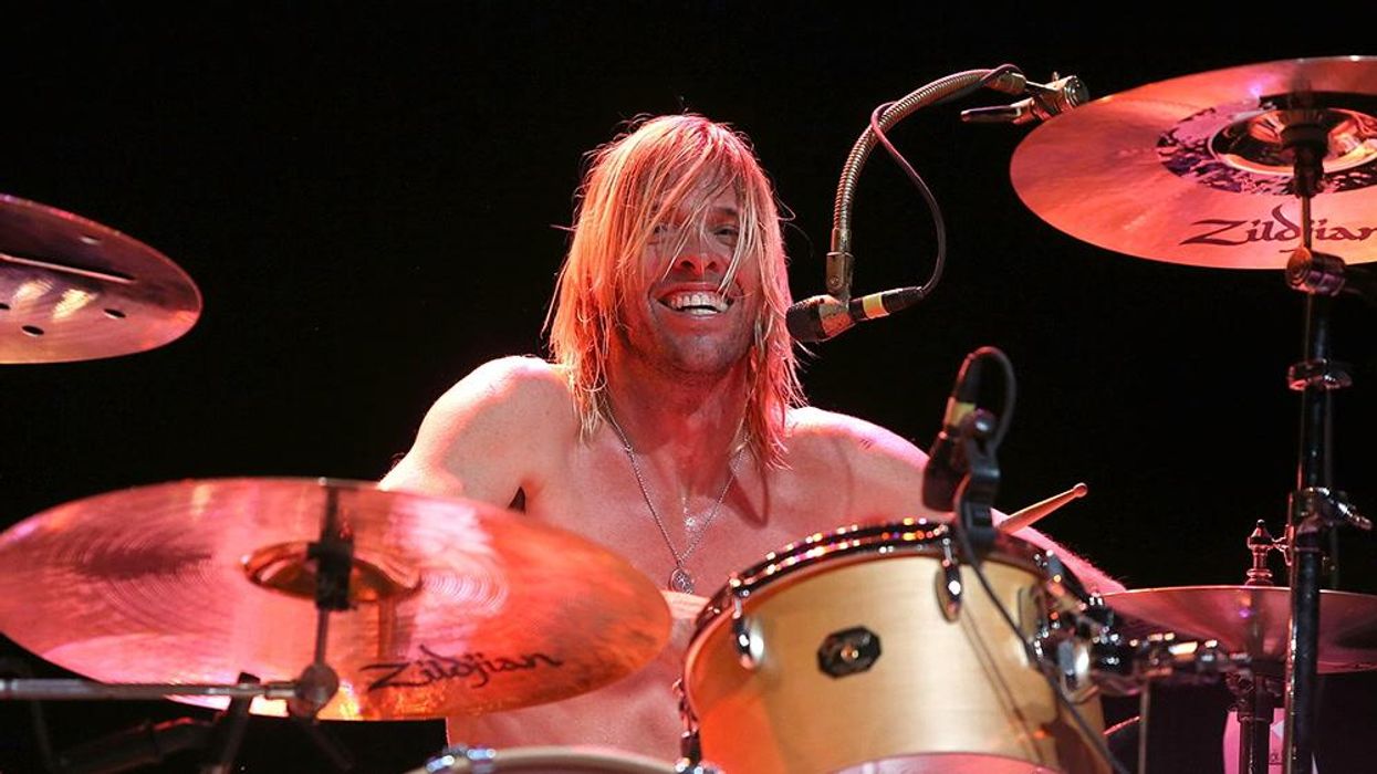 Fans think hawk flying over Taylor Hawkins tribute was the man himself