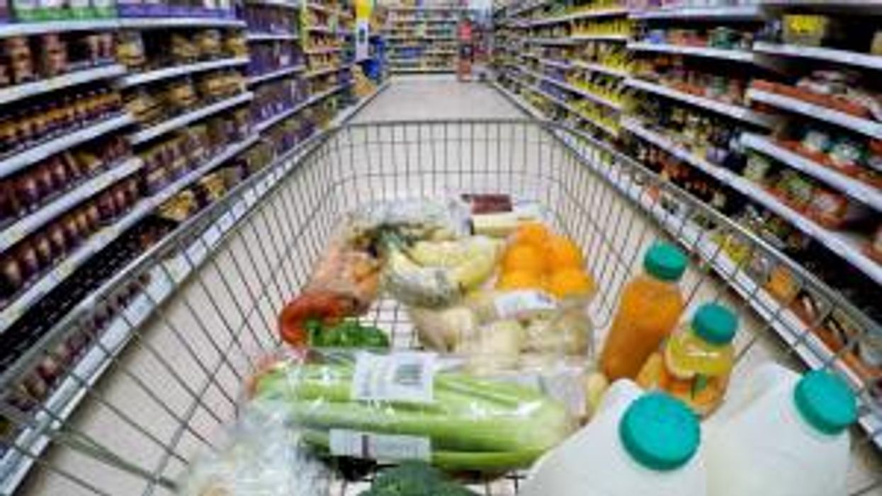 Mother sparks debate after sharing innocent picture of her child's lunchbox online