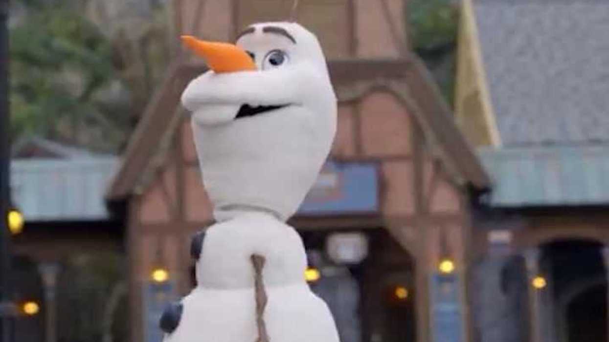 Olaf 'dies' during Disneyland Paris debut – and it's just created a new generational meme