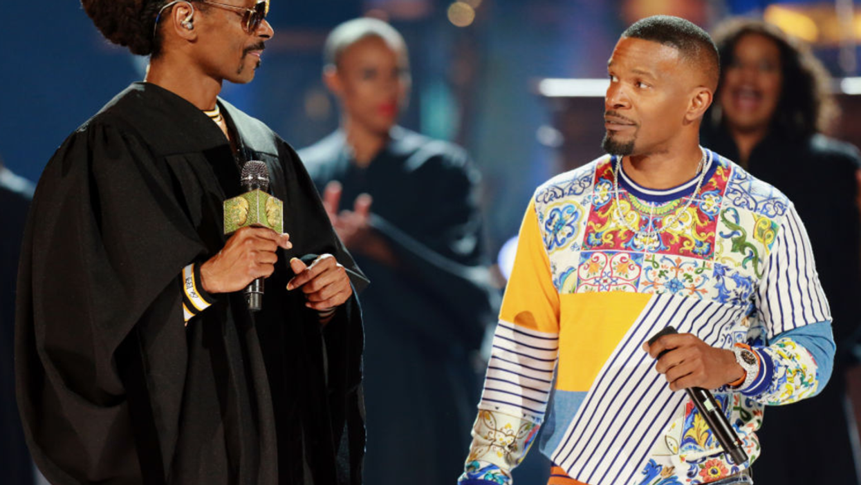 <p>Foxx has two daughters, Corrine and Annalise.</p>