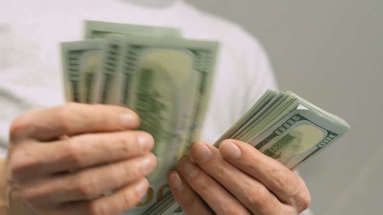 Woman delivers maths lesson after 'panic stricken' young cashier couldn't handle cash