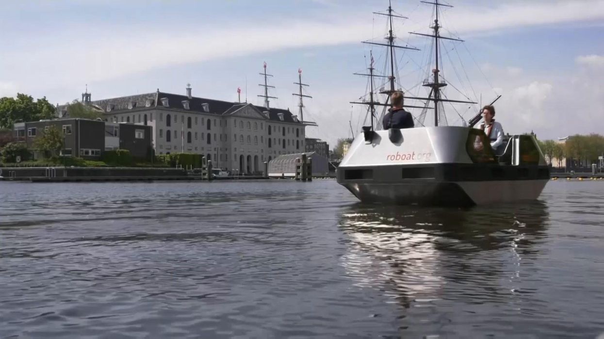 Nuclear flying hotel that never needs to land mocked and compared to 'modern day Titanic'