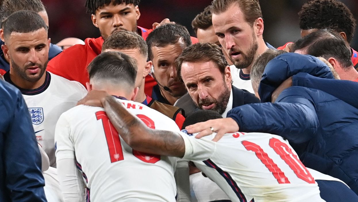 <p>Gareth Southgate speaks to the England men’s team</p>