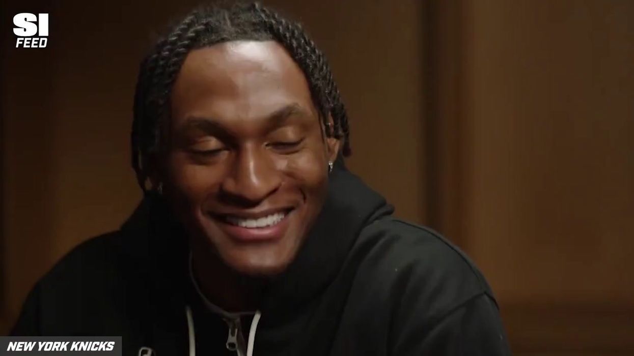 XFL accidentally broadcasts half-naked player