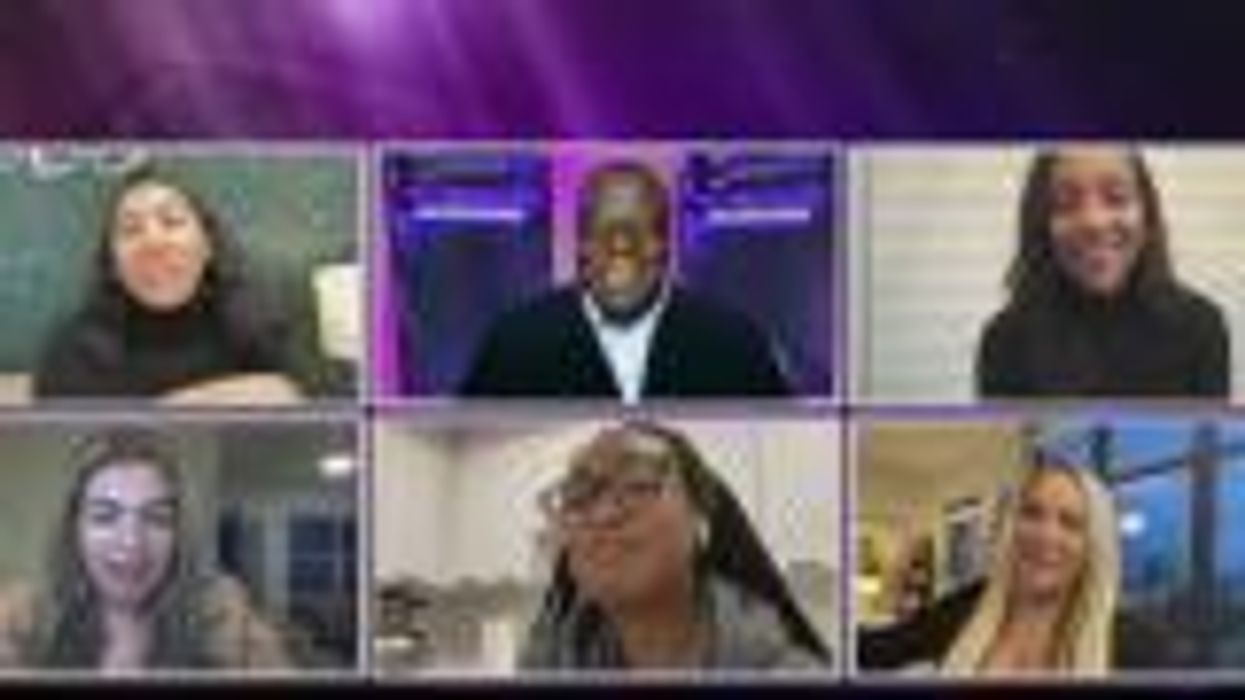 Man demands partner sleep naked and people think it's a major red flag