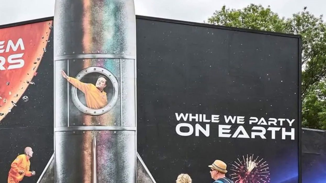 Trump just stepped up his feud with Musk by threatening to 'deport' him