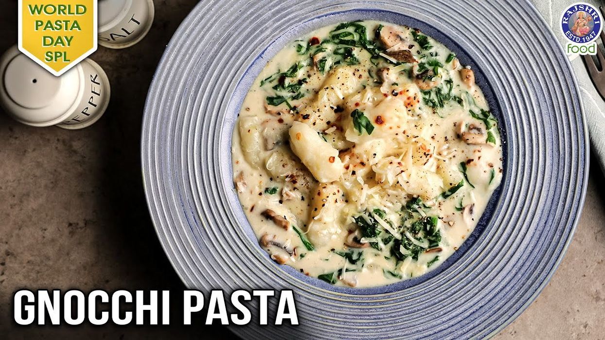 Passenger goes viral after making fresh pasta during flight: 'Normalize remembering you're in public'