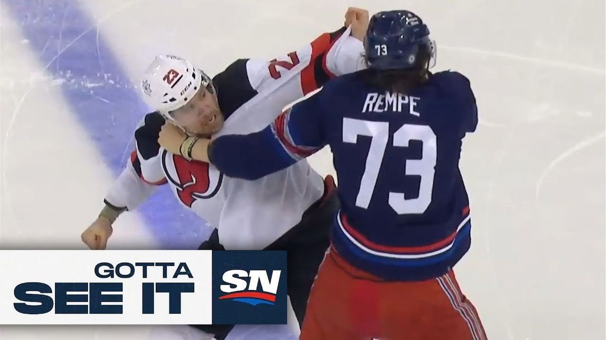 Epic ice hockey brawl erupts two seconds into NHL game