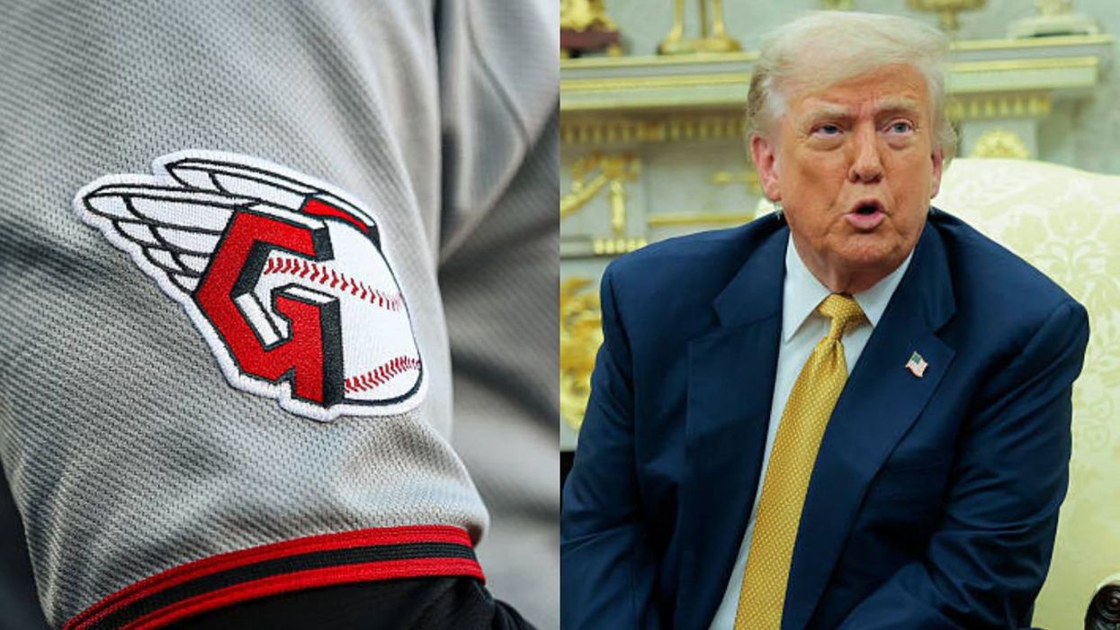 Resurfaced tweet has people calling out Trump's hypocrisy over 'racist' football team name