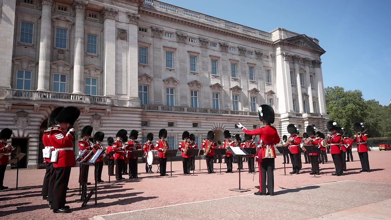 Buckingham Palace guards play 'Sweet Caroline' in honour of Lionesses win