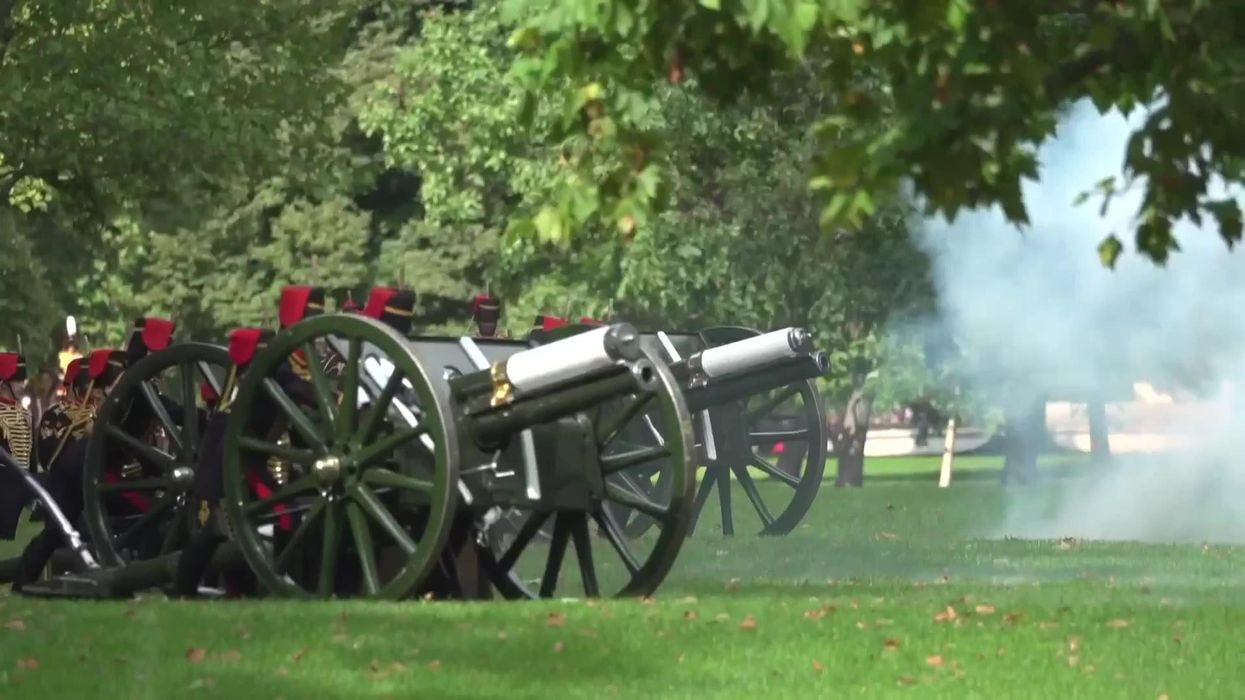 Gun salute in tribute to the Queen triggers car alarms