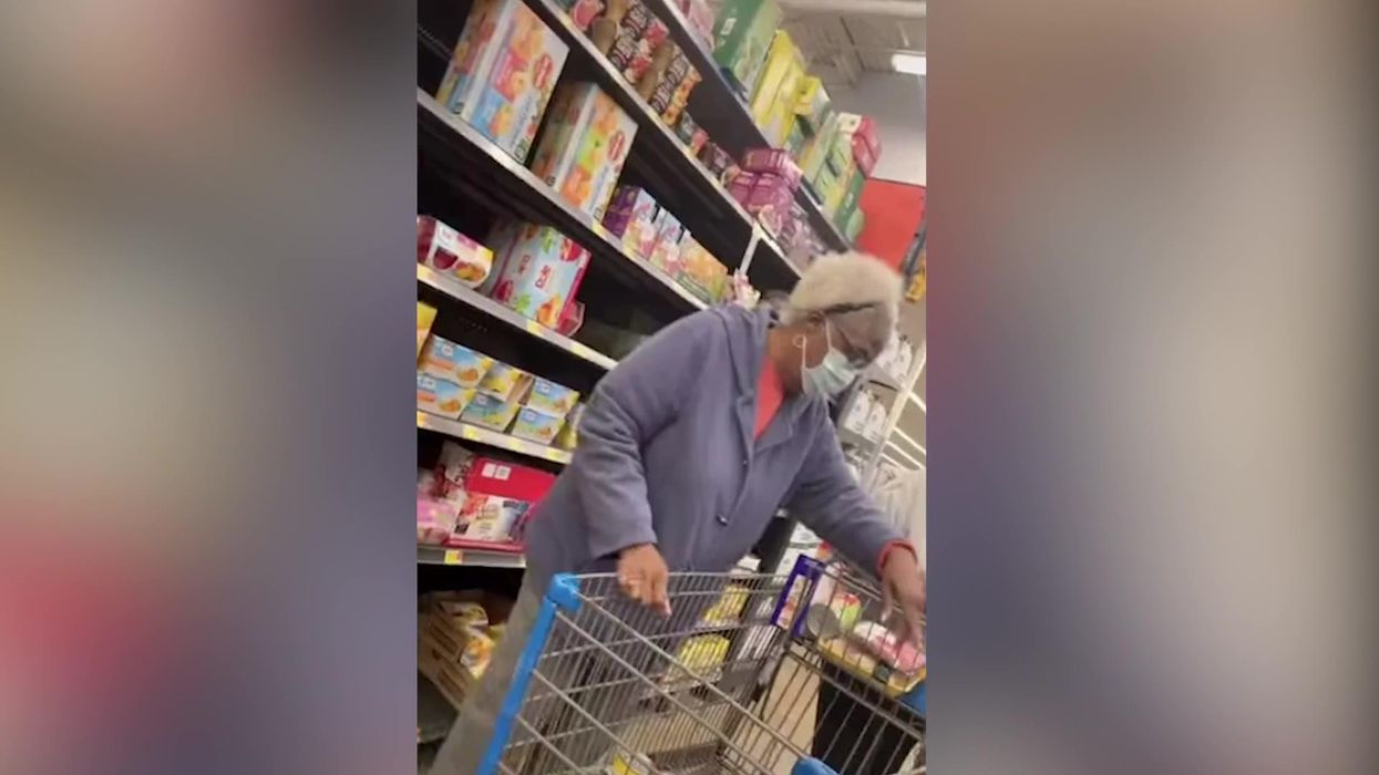 Guy goes up to strangers pretending he knows them and their reactions are incredible