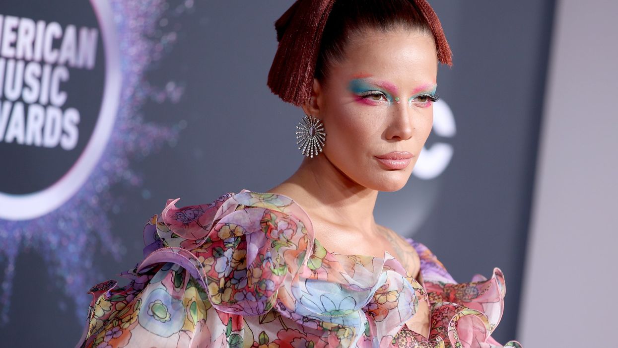 <p>Halsey attends the 2019 American Music Awards at Microsoft Theater on November 24, 2019 in Los Angeles, California</p>
