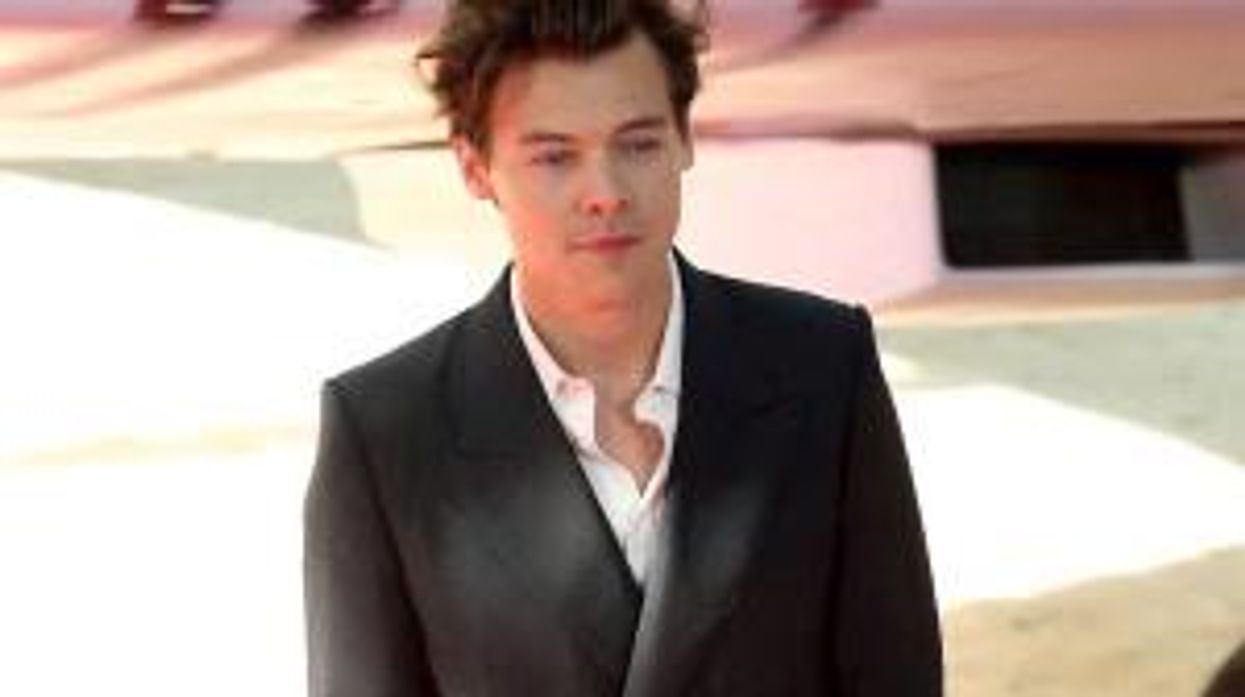 Horrifying moment Harry Styles fan falls from top-tier balcony caught on camera