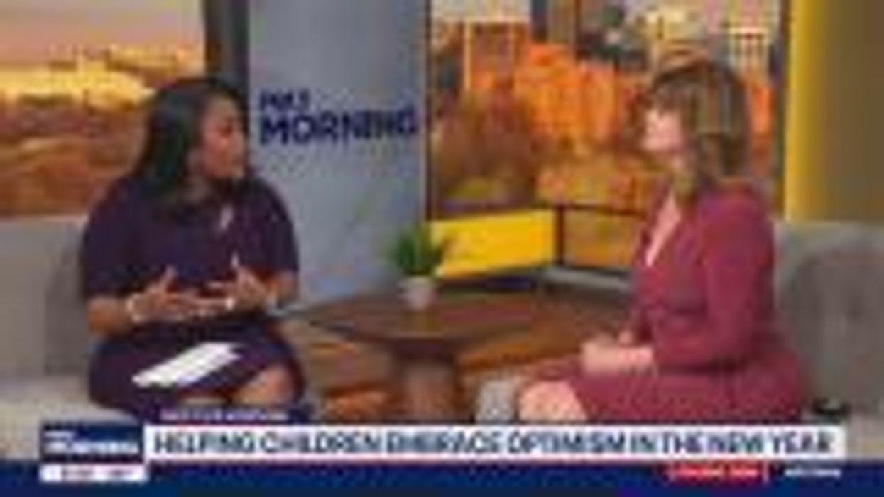 Parents are obsessed with YouTuber mum teaching children to talk