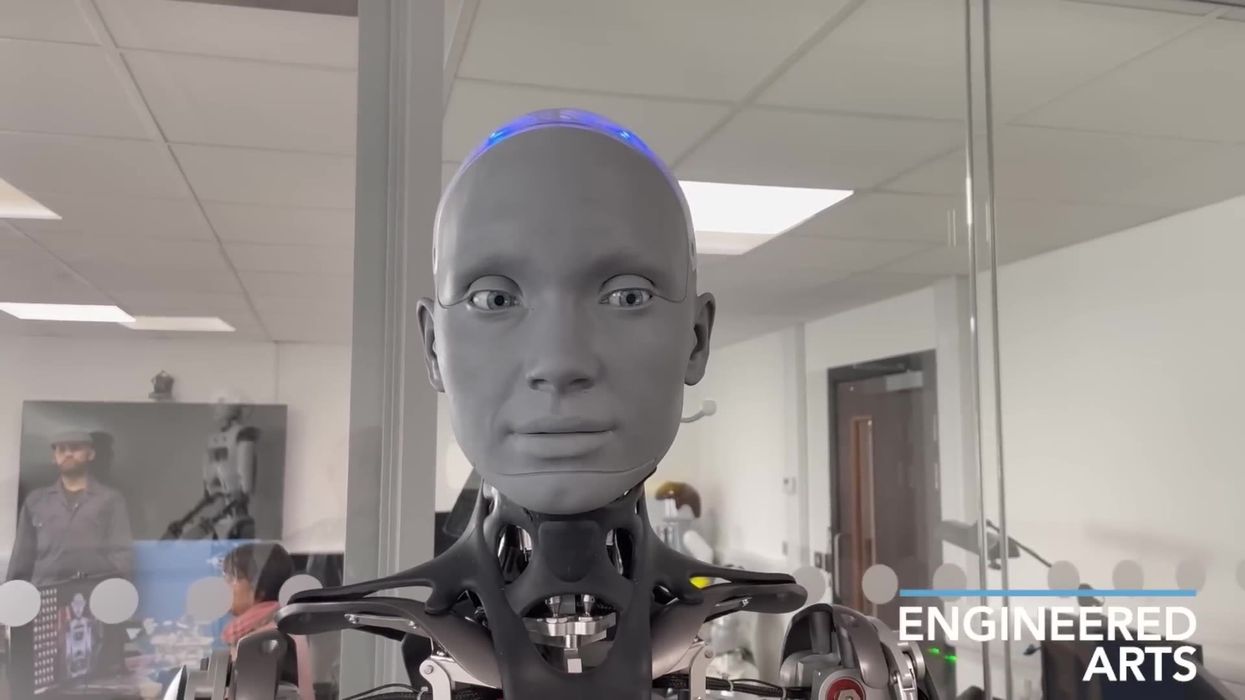 Highly-advanced AI robot speaks several languages in alarming video