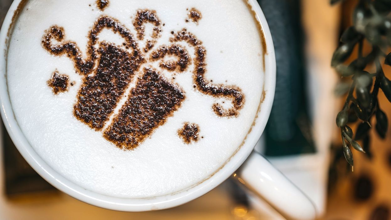 Holiday latte art