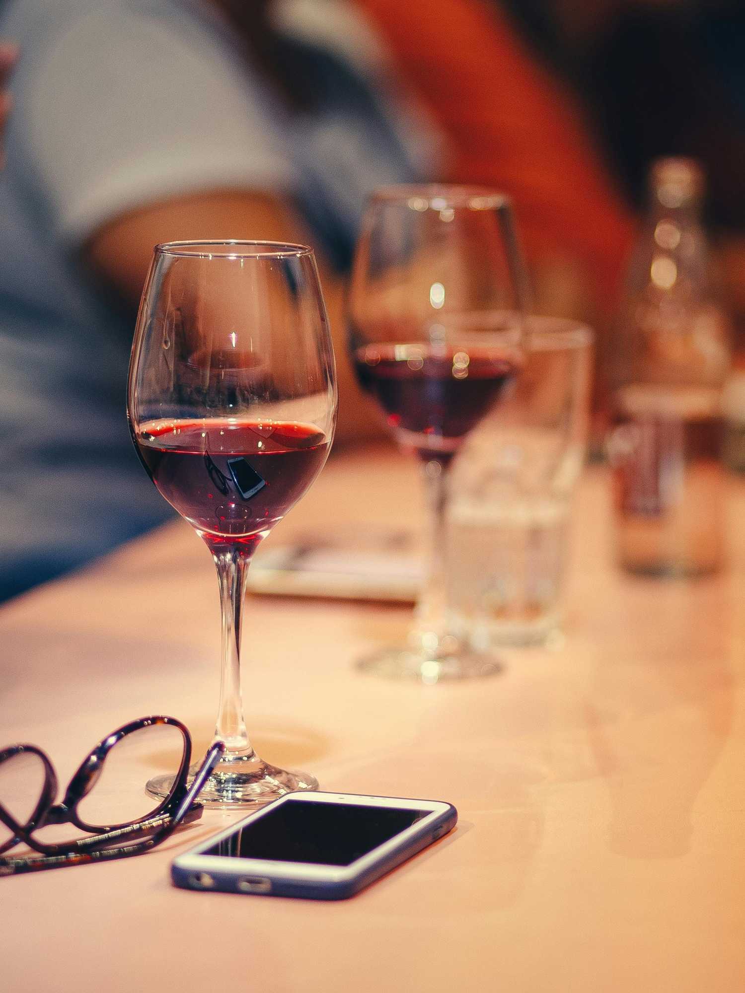 It's not just hangovers, alcohol's lesser-known side effect is sabotaging your sleep