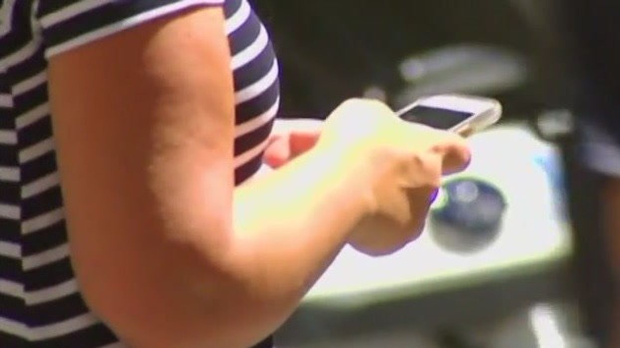 1 in 5 Brits use their phone in the shower – expert reveals worrying effects