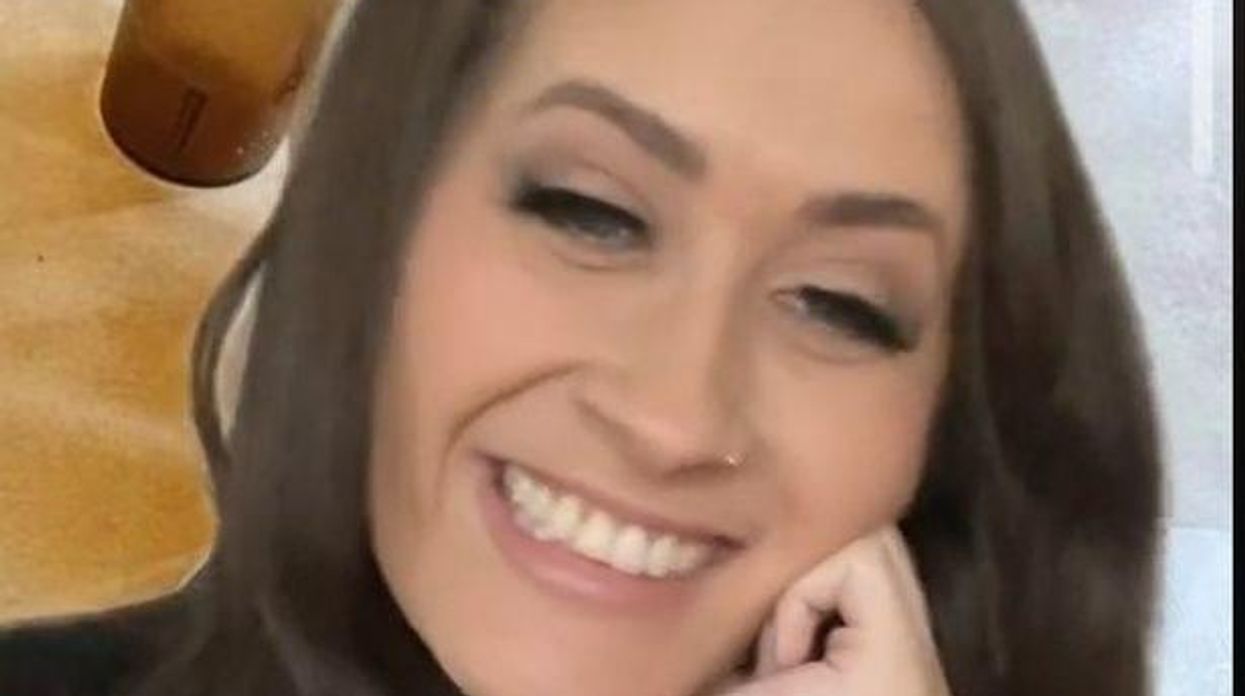 Woman calls out 'cheating couple' on Twitter after overhearing train conversation