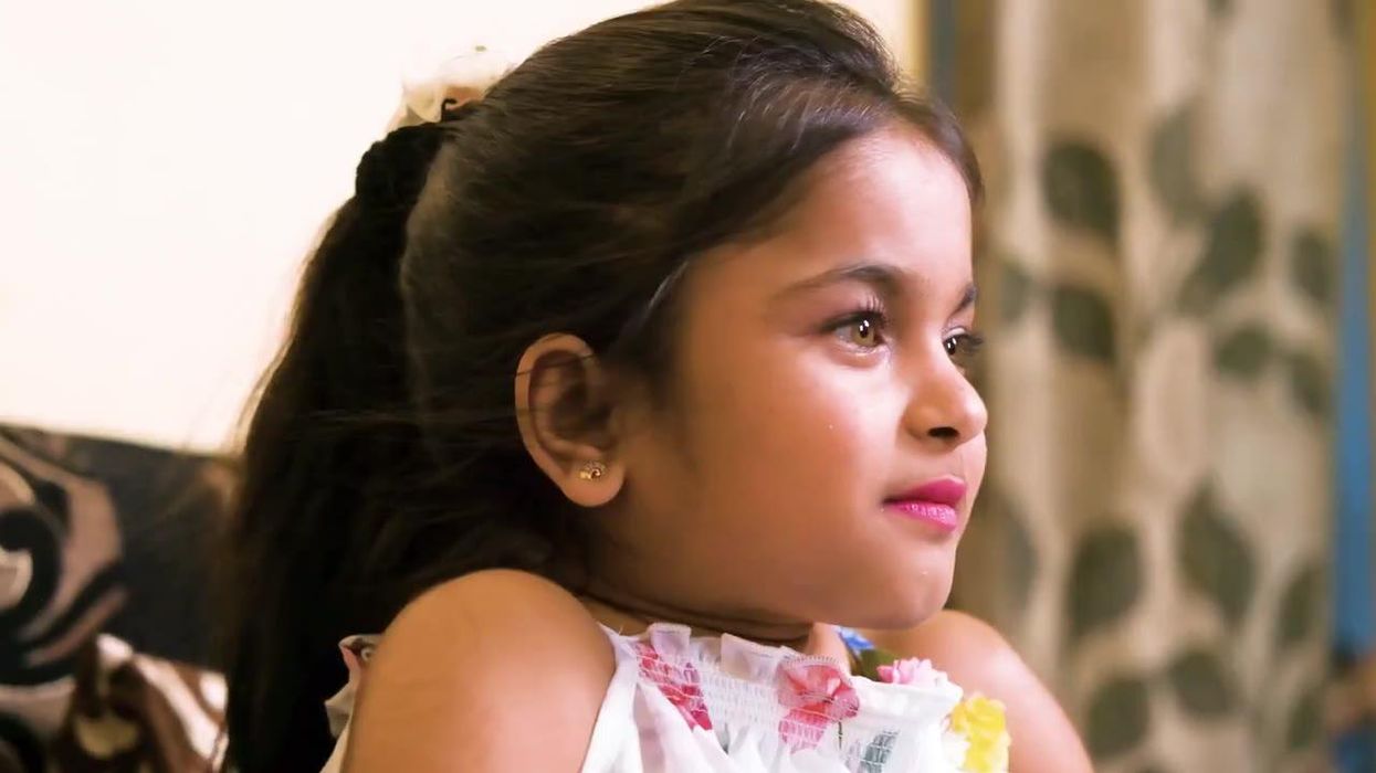19-year-old gets mistaken for toddler because she's just 3ft tall