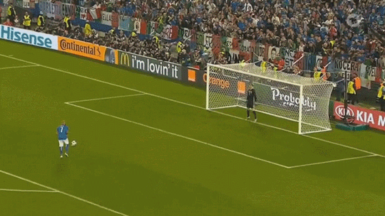 image.gif?id=28090359&width=800&quality=