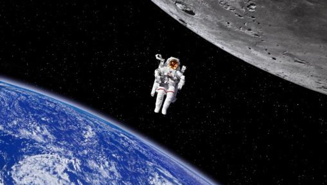 Scientists think sending a dead body into space could make aliens, indy100