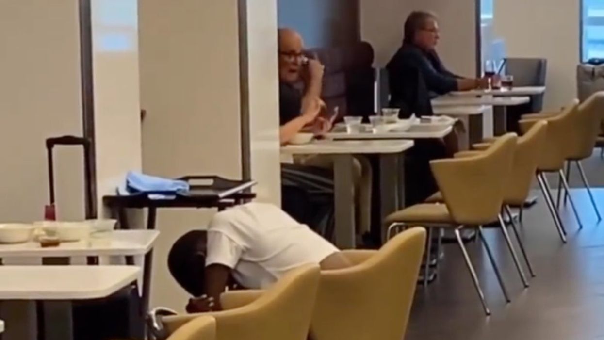 Gross viral clip shows Rudy Giuliani shaving in restaurant