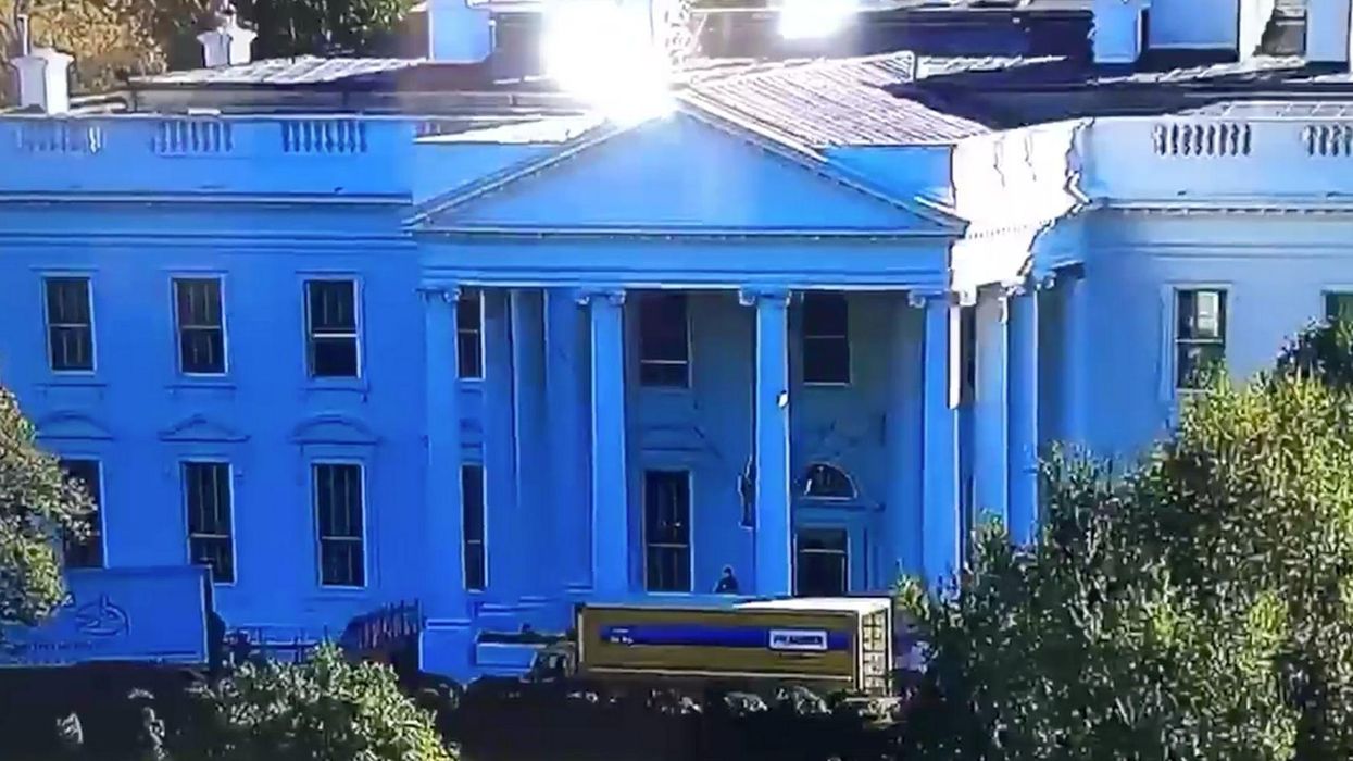 Donald and Melania Trump mocked after 'removal truck' spotted outside the White House