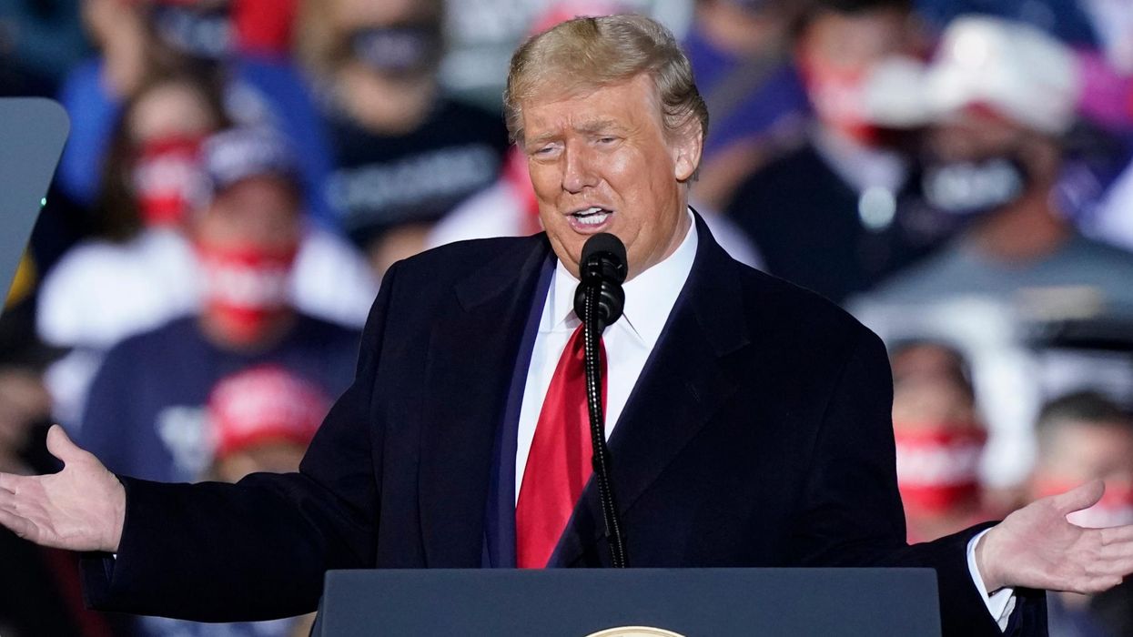 8 of the weirdest things that happened at Trump's Ohio rally last night