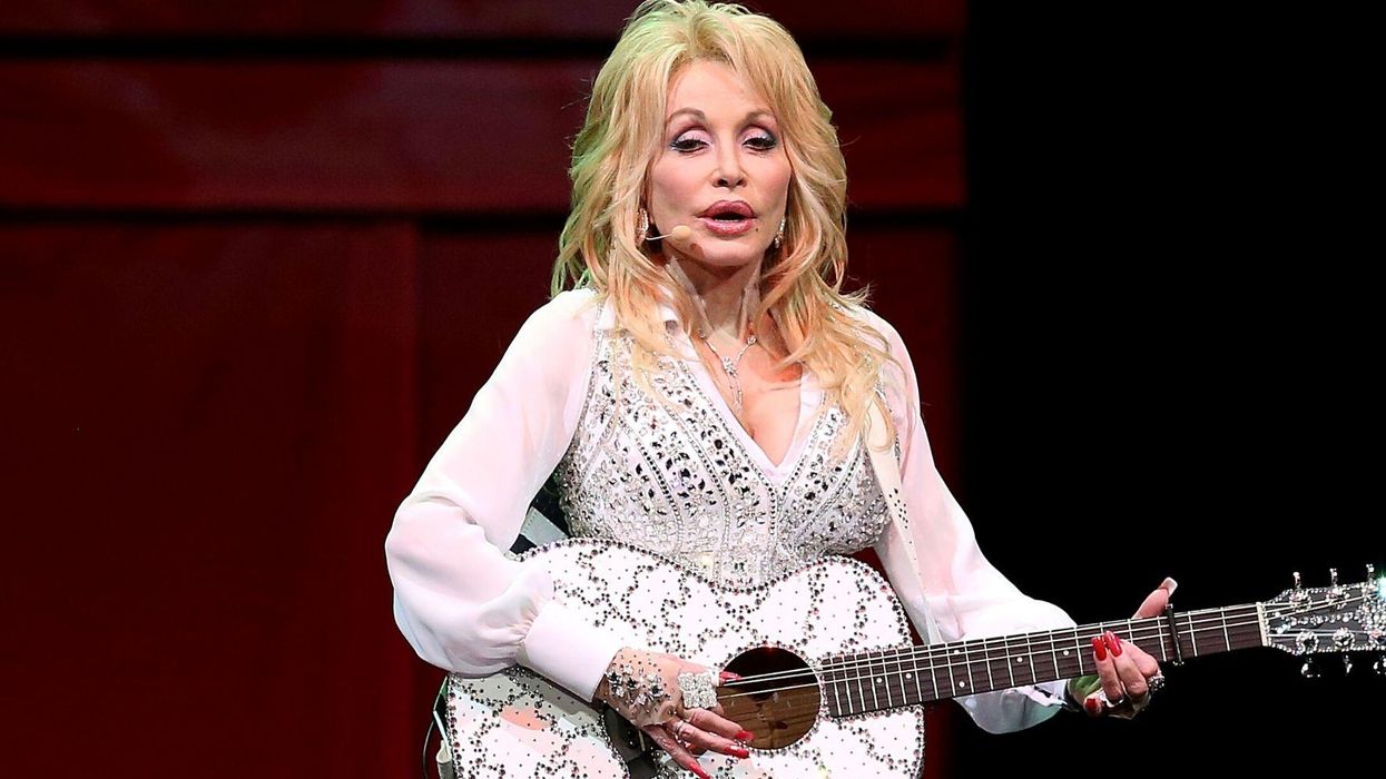 Thousands sign petition for statue of Dolly Parton to replace KKK leader memorial in Tennessee