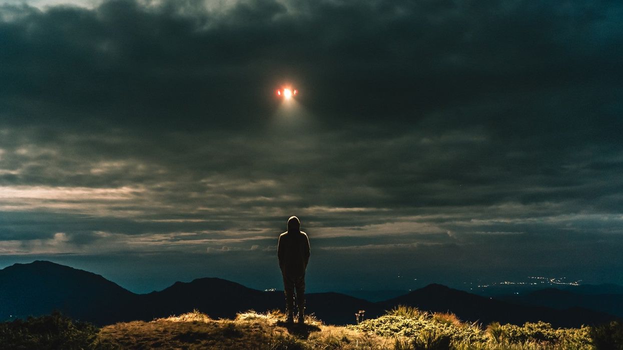 This is what a real UFO sighting is like, according to a US Navy pilot