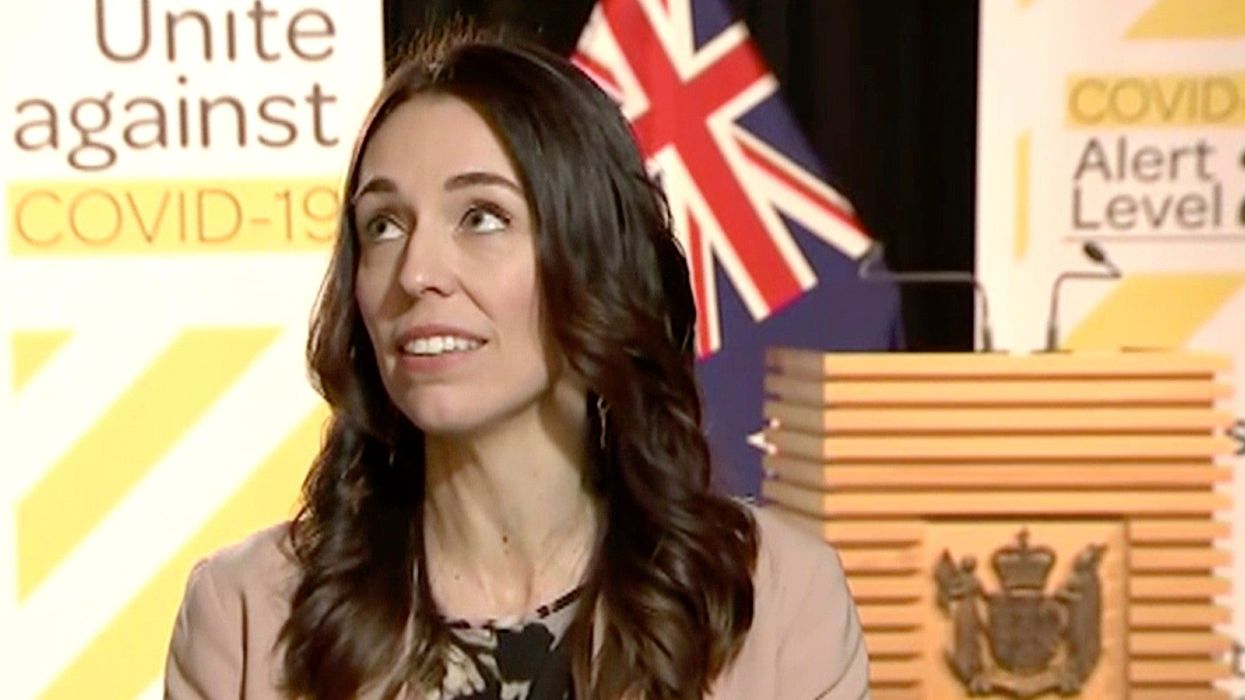 Jacinda Ardern was caught by an earthquake on live TV and didn't even flinch