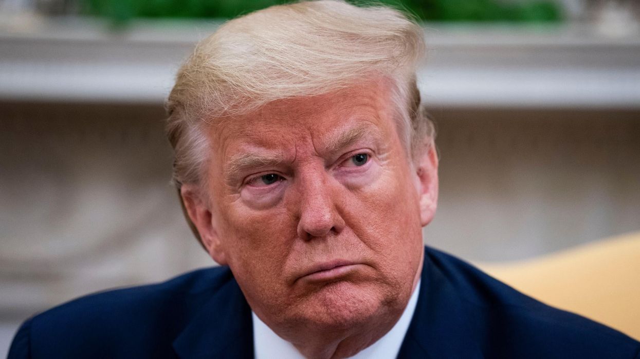 Trump forced to deny that he threatened to sue his campaign manager over his low poll numbers