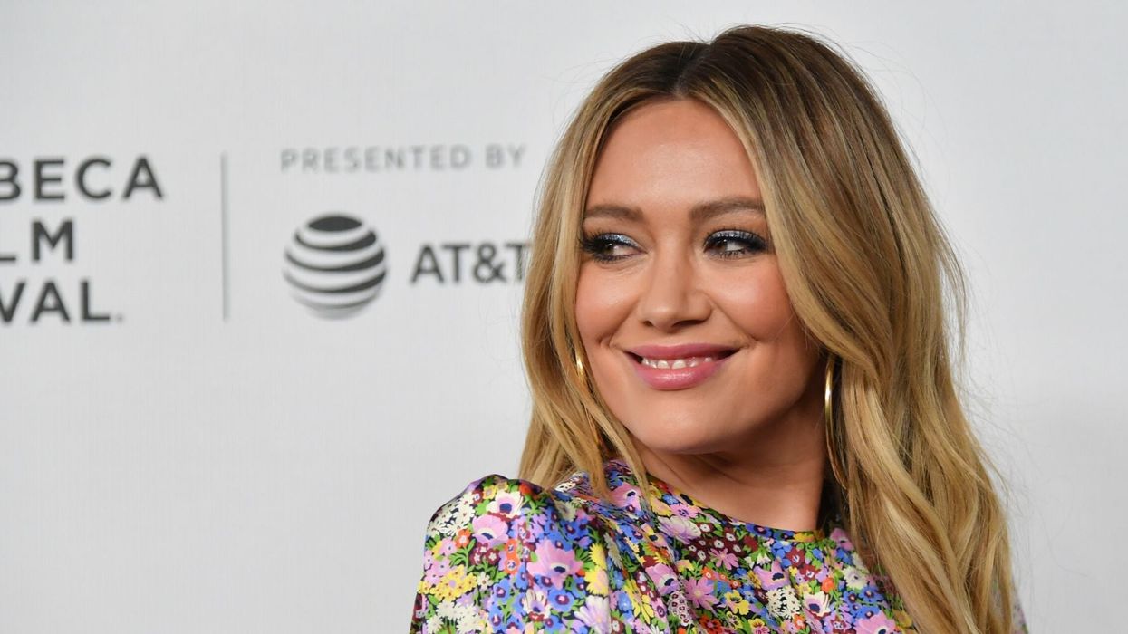 Hilary Duff slams 'a**hole' millennials for 'killing old people' by going to bars