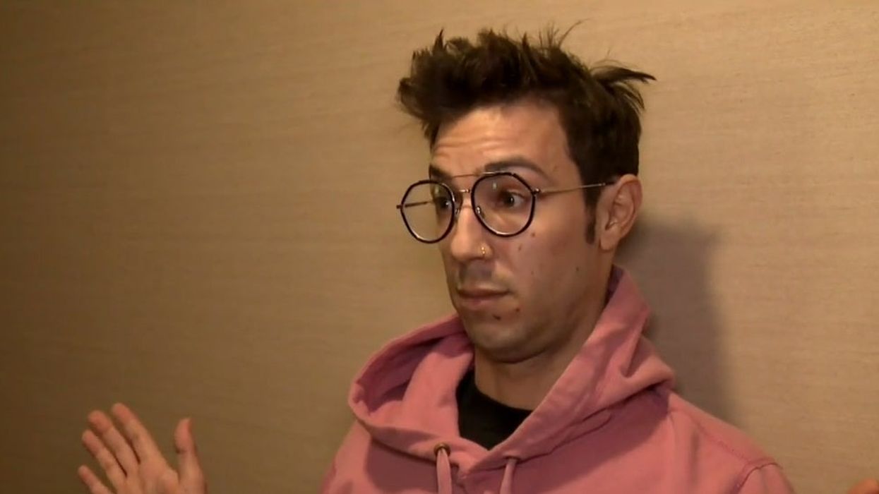 Man forces plane to turn around after telling passengers he had coronavirus for viral video