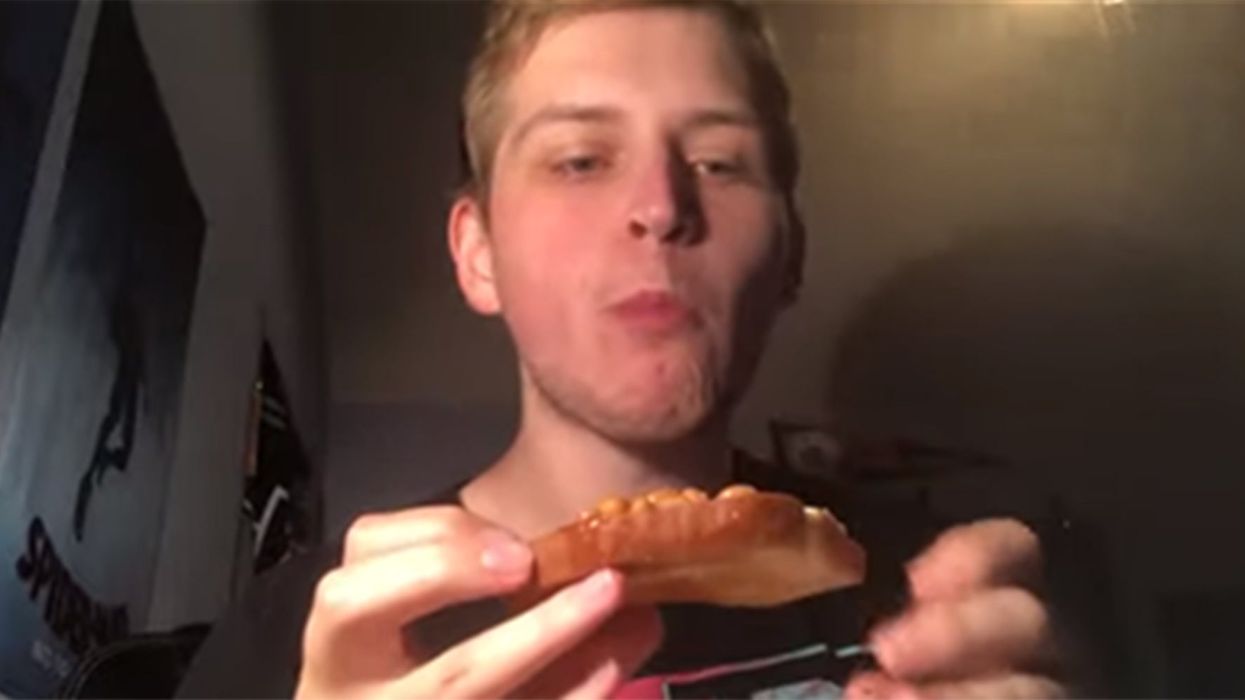 American man tries beans on toast for the first time and his reaction is amazing